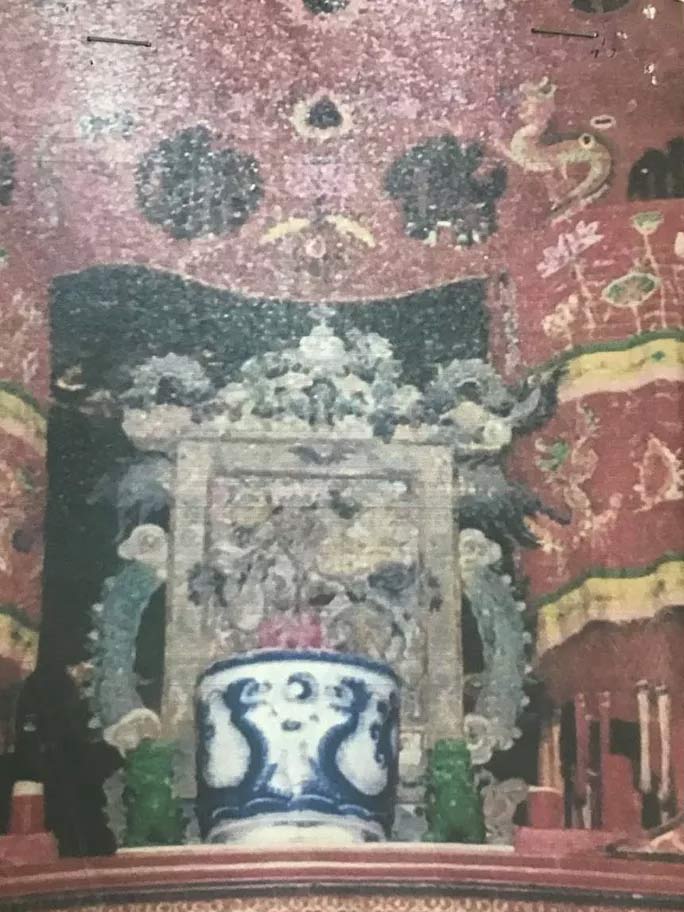 Báu vật bức tranh gốm men xanh đã bị đánh cắp