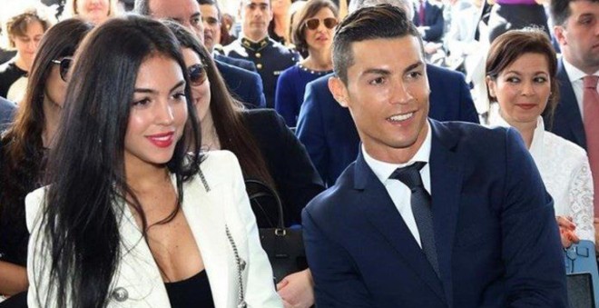 Bạn gái Ronaldo muốn đến Paris