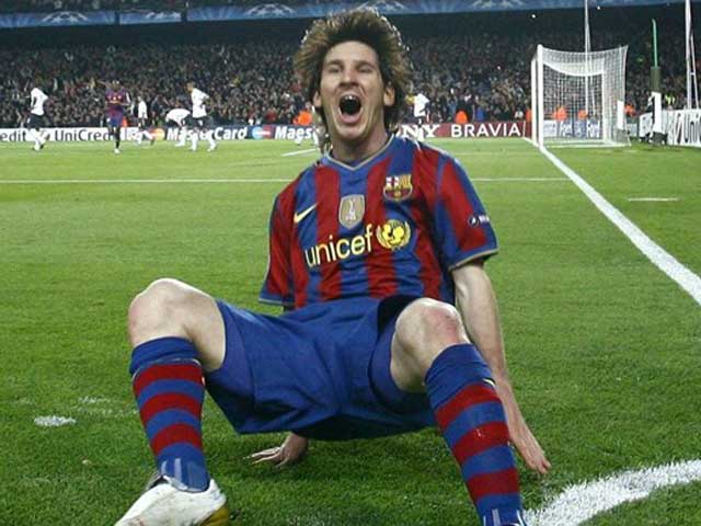 Tròn 10 năm Messi ghi cú poker đầu đời: Một mình xoay chuyển đại cục Tron-10-nam-Messi-ghi-cu-poker-dau-doi-Mot-minh-xoay-chuyen-dai-cuc-m111-1586223601-801-width640height480