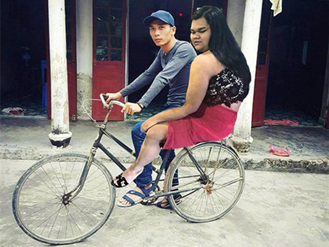 Tranh vui - Chàng trai "khóc ròng" sau khi lên mạng nhờ ghép ảnh với gái xinh