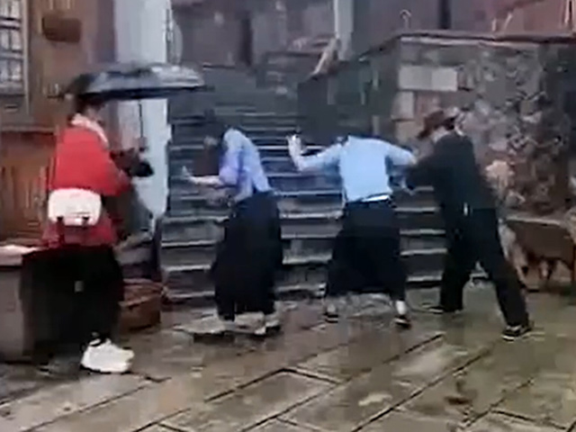 Video Clip Cười - Một pha "tấu hài cực mạnh" đến từ diễn viên đóng thế