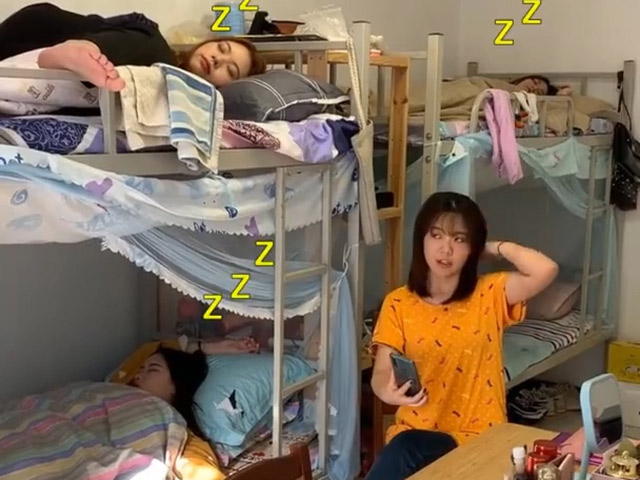 Video Clip Cười - Tóm tắt tình hình 4 năm học đại học của một cô gái