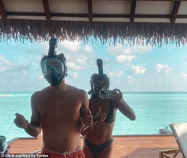 Cặp đôi mới cưới &#34;mắc kẹt&#34; khu nghỉ dưỡng xa xỉ ở Maldives - 2