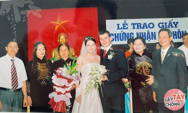 Cô gái Việt bán hàng được kĩ sư Pháp theo đuổi bằng trực thăng, cưới về mới biết yêu thật - 7