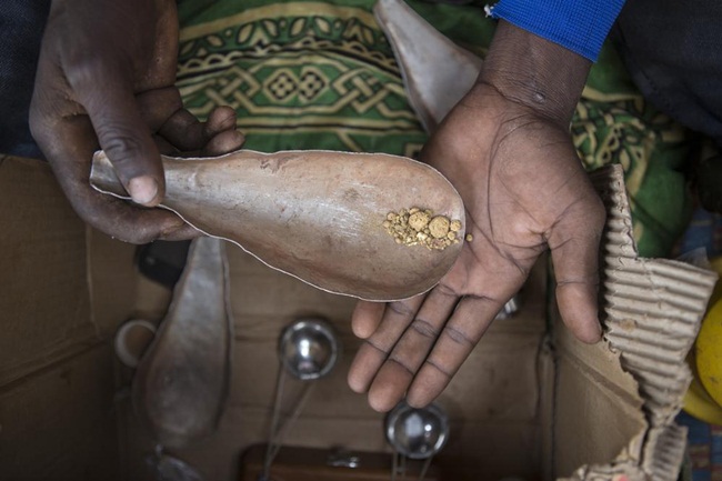 Người dân Mali chủ yếu dựa vào nông nghiệp để kiếm sống và chủ yếu cư dân sống ở nông thôn.