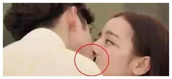 Thánh soi “sạn” phim: Đát Kỷ mặc quần tất, thái giám đeo tai nghe - 4