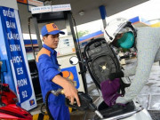 Thị trường - Tiêu dùng - Giá dầu hôm nay 9/4: Tiếp tục lao dốc, thị trường “nín thở” chờ tin tốt