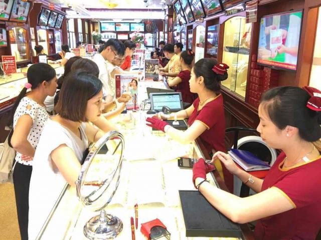 Kinh doanh - Giá vàng hôm nay 10/4: Bật tăng như "vũ bão" sau động thái bất ngờ của FED