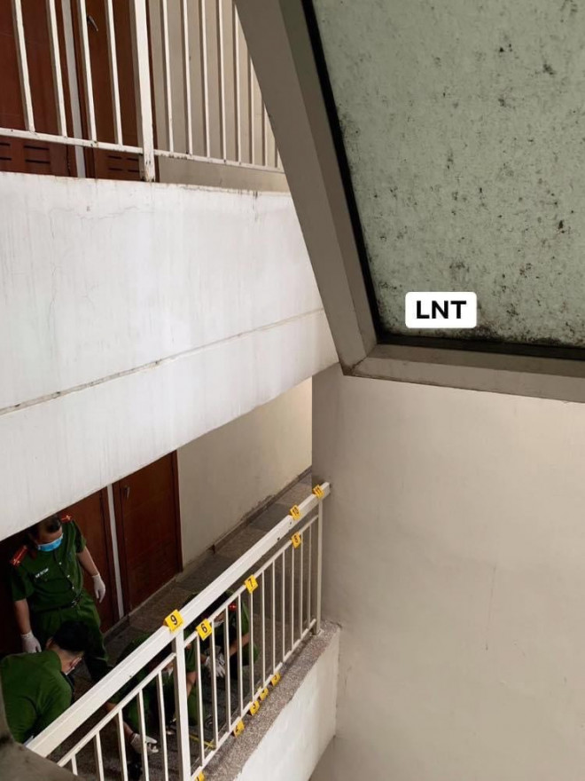 Công an TP.HCM đang phong tỏa hiện trường nơi tiến sĩ Bùi Quang Tín rơi lầu - 1