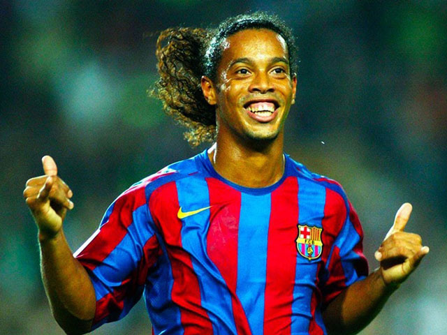 Ronaldinho từng suýt phá sản rồi ngồi tù: Góc khuất cuộc đời huyền thoại