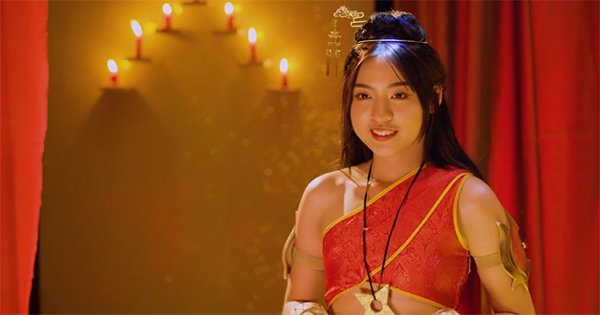 Hết sưng mặt vì ốm, "hot girl trứng rán cần mỡ" bị khui nhan sắc hồi bé nhìn không nhận ra - 5