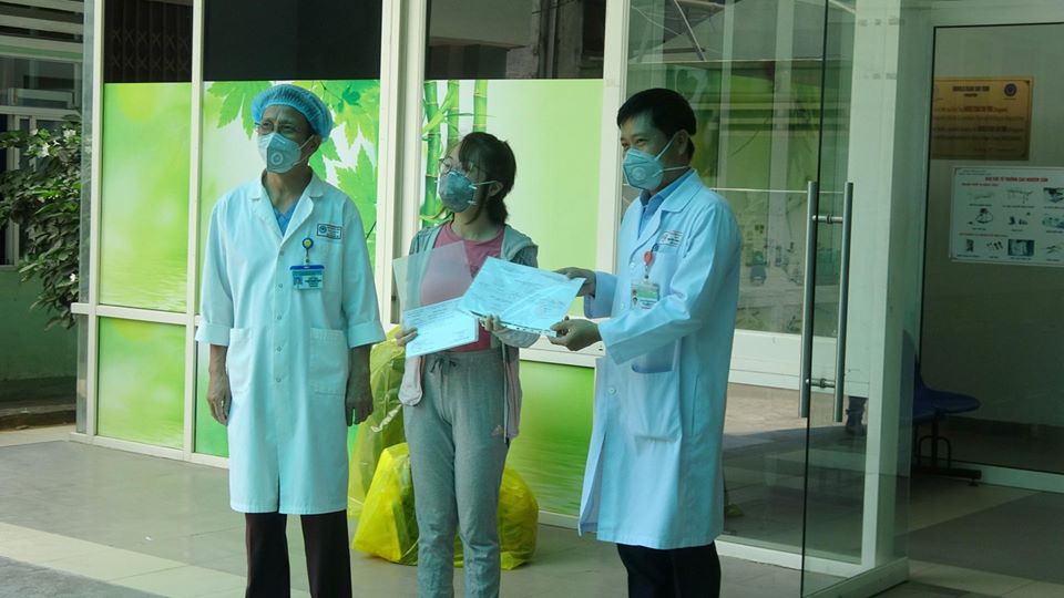 Bệnh nhân khỏi bệnh Covid-19&nbsp; tại Bệnh viện Đà Nẵng.