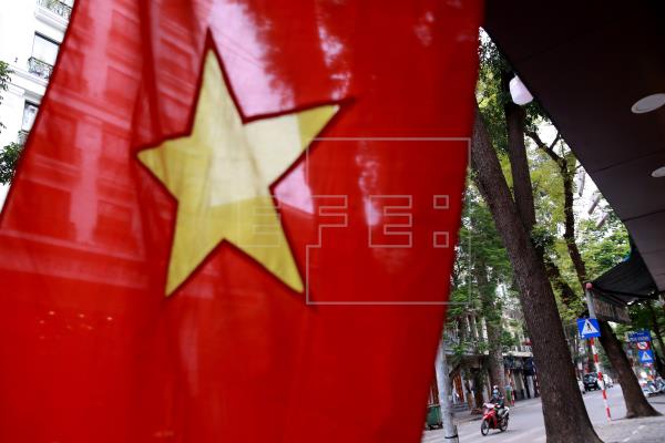 Việt Nam trở thành một hình mẫu của cách chống dịch Covid-19, theo ASEAN Post. Ảnh: EFE