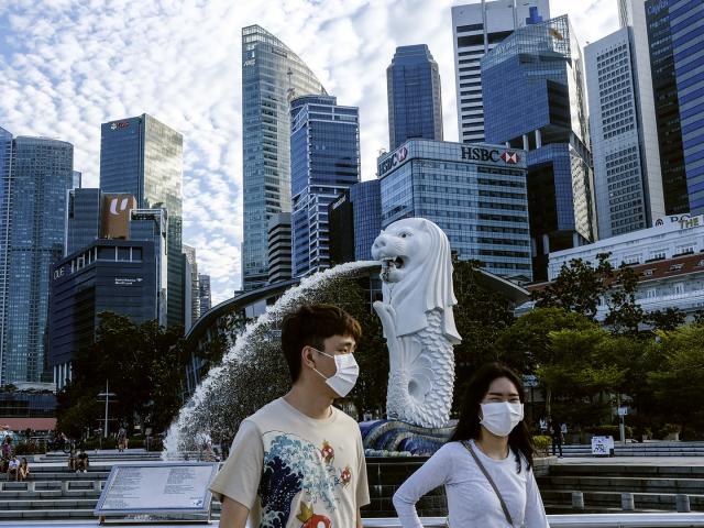 Sai lầm khiến Singapore ”nếm trái đắng” vì Covid-19