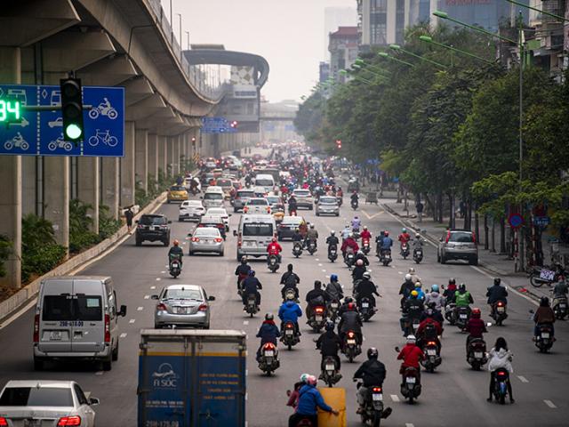 Tin tức trong ngày - Chủ tịch TP Hà Nội cảnh báo nguy cơ từ việc người dân chủ quan ra đường trong lúc cách ly xã hội