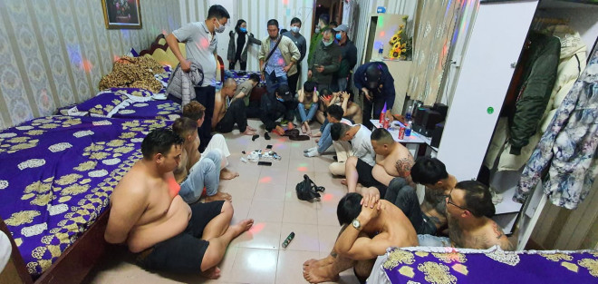 Nhóm hơn 20 người đang tụ tập phê ma túy tại khách sạn ở Đà Lạt.