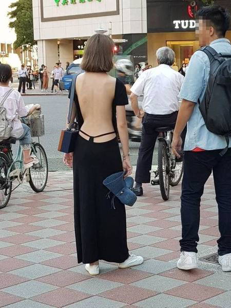 Thiếu nữ Trung Quốc diện áo hở lưng quá đẹp khiến ai cũng ngoái nhìn - 8