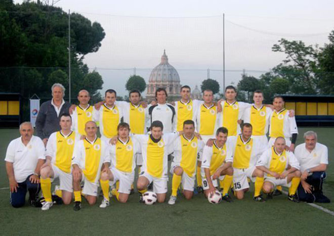 Thành lập năm 1972 và đá trận quốc tế đầu tiên vào năm 1994, đến nay ĐTQG Vatican vẫn chưa thắng trận nào