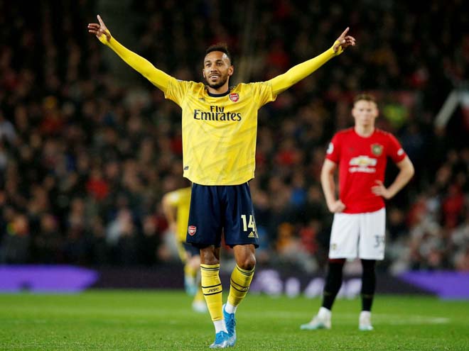 Arsenal quyết ngăn MU làm vụ "Van Persie 2.0": Real - Barca mừng rỡ - 1