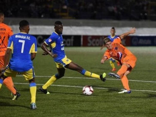 Bóng đá - Scandal chấn động giải "liều" nhất thế giới: Cầu thủ rời sân, bỏ thi đấu