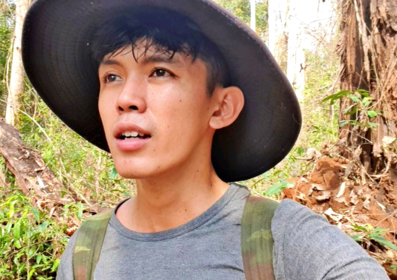Sang Vlog chia sẻ hình ảnh mới nhất của mình sau chuyến đi vào rừng sâu 2 tuần.