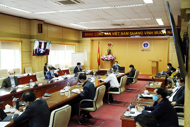 Các đại biểu tham dự cuộc họp tại điểm cầu Bộ Y tế. Ảnh:VGP/Đình Nam