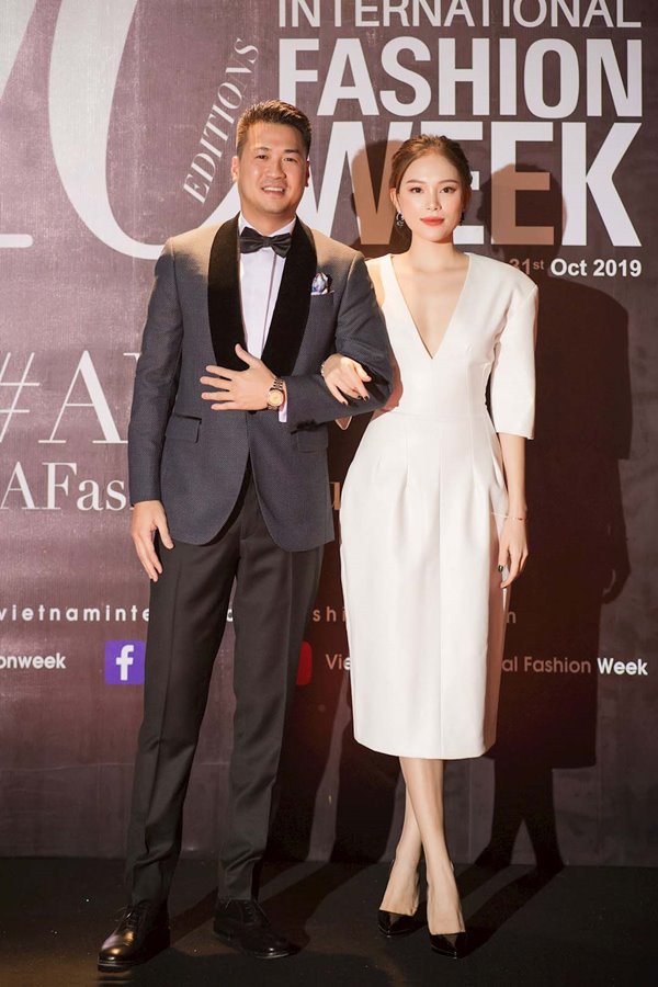 "Hồ sơ tình ái" với loạt mỹ nhân showbiz của thiếu gia nhà "vua hàng hiệu" VN - 9