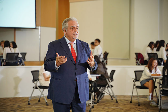 “VinUni sẽ tạo ra sự khác biệt thực sự trong đào tạo Khoa học Sức khỏe tại Việt Nam” – GS Trevisan chia sẻ