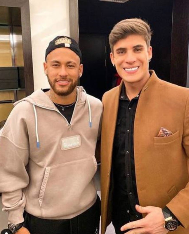 Phi công Ramos "đốn tim" mẹ Neymar: Đẹp trai như Ronaldo, bị nghi giới tính - 7
