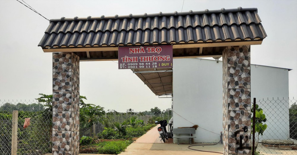 Bạn trẻ - Cuộc sống - "Ông Bụt" bỏ hơn 3 tỉ xây nhà trọ miễn phí cho người khó khăn