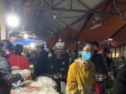 Thị trường - Tiêu dùng - Hà Nội: Dịch bệnh phức tạp, người dân vẫn chen chúc vào chợ, siêu thị