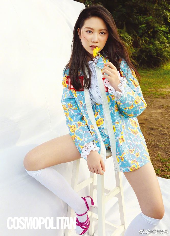 1. Con
gái Chân Tử Đan - Chân Tề Như: Năm ngoái, cô bé 16 tuổi này gây sốt
khi xuất hiện trên tạp chí thời trang danh tiếng&nbsp;Cosmopolitan.
Năm nay, Chân Tề Như tiếp tục được mời chụp ảnh cho trang bìa đình
đám khác là Vogue Đài Loan. Đây là điều mơ ước của nhiều người mẫu
trẻ.&nbsp;