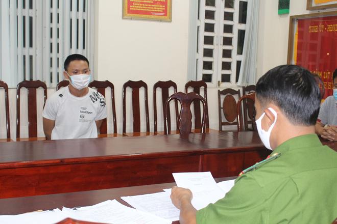 Công an Đồng Nai lấy lời khai Đậu Đức Mười.