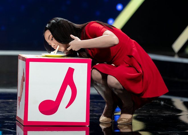 "Nữ hoàng cảnh nóng" Linh Miu gây bất ngờ vì làm điều này trên sóng truyền hình - 2