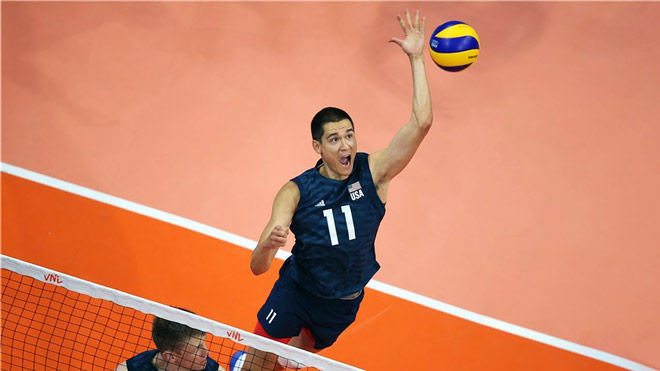 Micah Christenson chuyền hai "quái chiêu" của làng bóng chuyền nước Mỹ