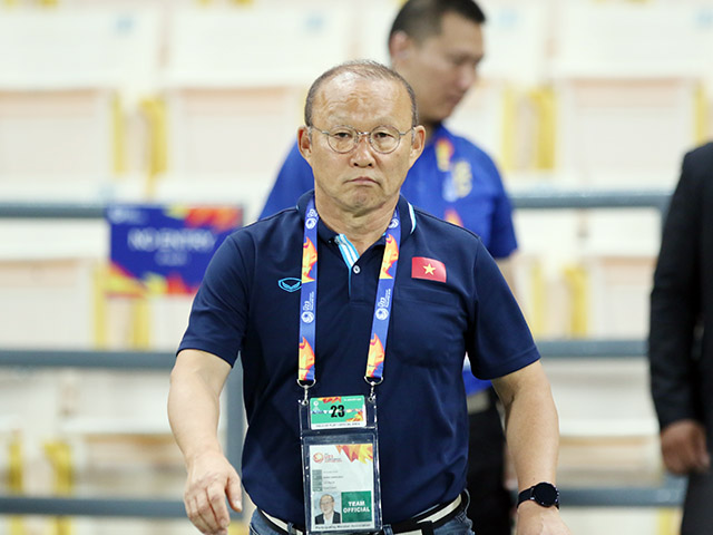 Bóng đá - VFF giảm lương nhân viên, thầy Park vẫn nhận 100% lương "khủng"