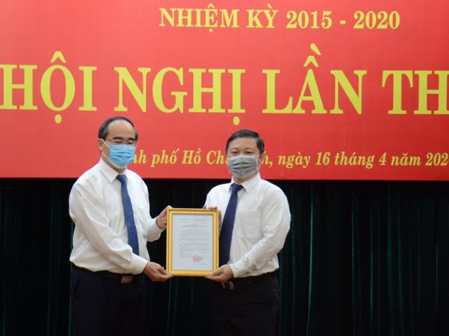 Tin tức trong ngày - Trao quyết định phê chuẩn Phó Chủ tịch UBND TP.HCM đối với ông Dương Anh Đức