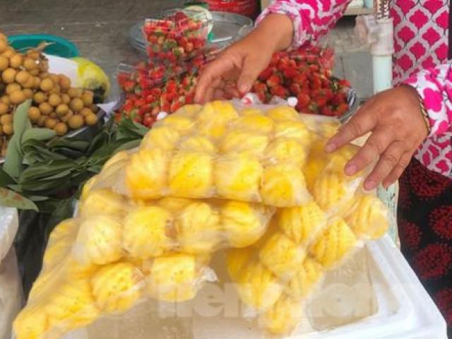 Thị trường - Tiêu dùng - Dứa mini Thái Lan thơm lừng "xuống đường", giá 120.000 đồng/kg