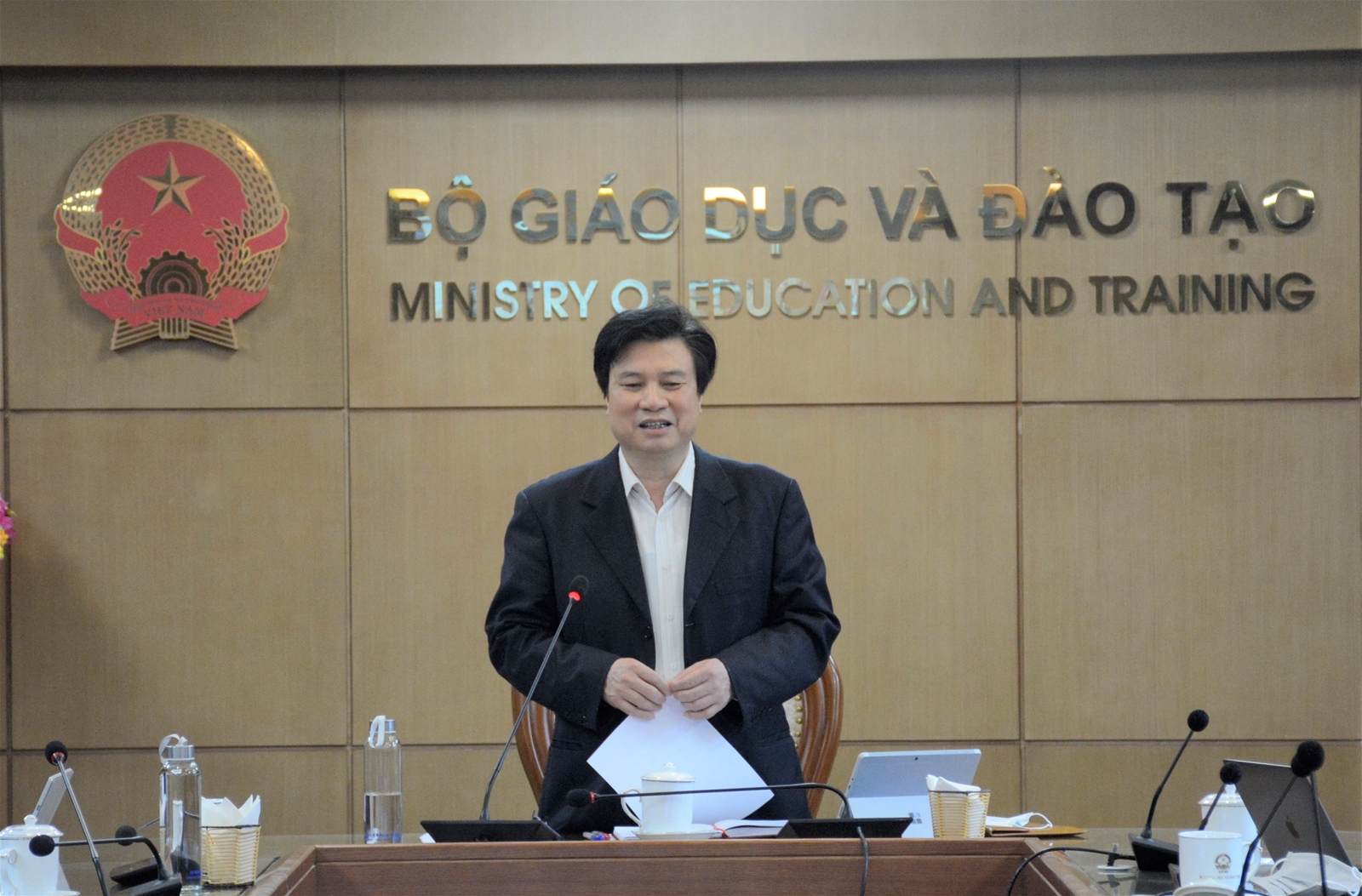 Ngày 16/4, Thứ trưởng Bộ GD&amp;ĐT Nguyễn Hữu Độ chủ trì họp trực tuyến với 19 Sở GD&amp;ĐT.