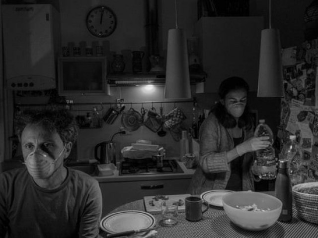 Bạn trẻ - Cuộc sống - Nhiếp ảnh gia người Ý kể nhật ký cách ly khi sống cùng bạn gái mắc COVID-19