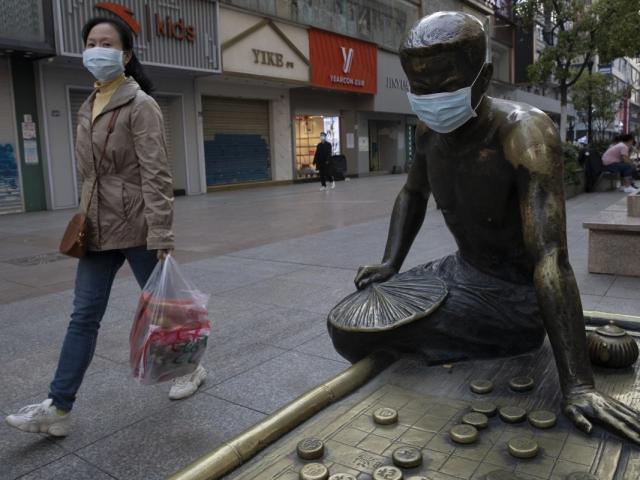 Thế giới - Kinh tế Trung Quốc lần đầu tiên giảm sâu sau nhiều thập kỷ