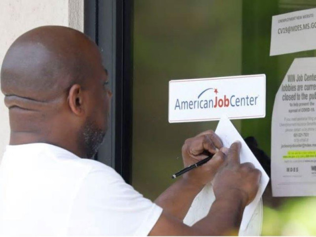 Thế giới - Cách nào 'thẳng đường cong’ dịch mà không ‘san phẳng’ kinh tế?