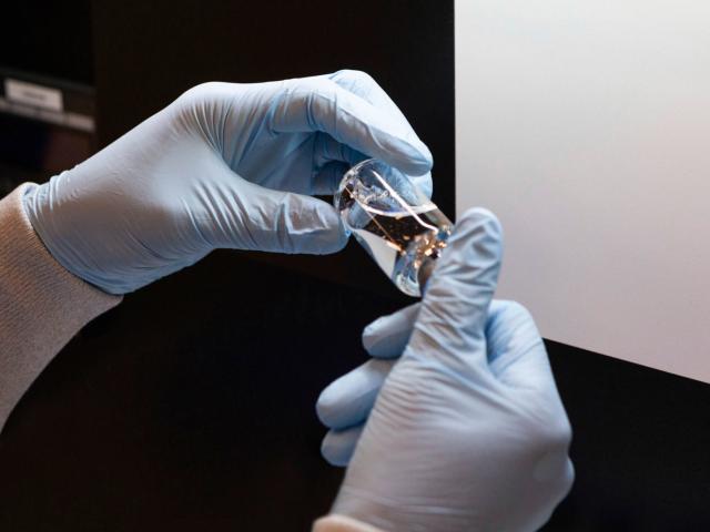 Thế giới - Chống dịch nhanh bất ngờ, Trung Quốc phải hủy thử nghiệm hàng loạt thuốc đặc trị Covid-19