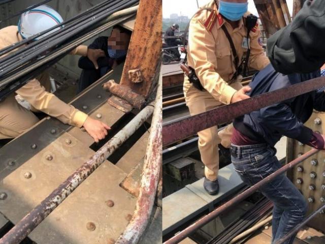 Pháp luật - Buồn chuyện gia đình, người đàn ông lên cầu Long Biên gào khóc đòi tự tử