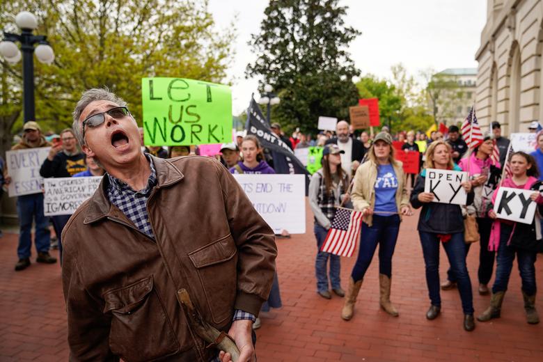 Người Mỹ biểu tình giữa dịch Covid-19 vì không muốn ở trong nhà (ảnh: Reuters)