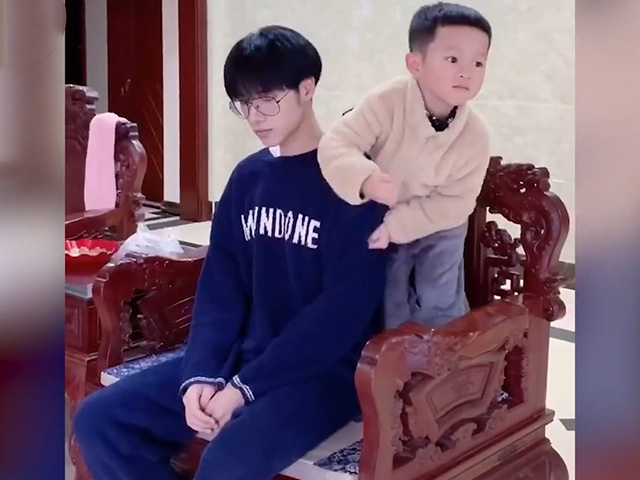 Video Clip Cười - Đừng bao giờ giao lũ trẻ cho cậu nó trông