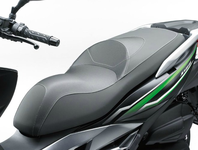 2020 Kawasaki J125 xuất hiện, Honda PCX thêm áp lực lớn - 9