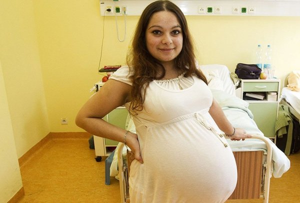 Tưởng bầu đôi, mẹ khóc nức nở khi nghe bác sĩ đếm đi đếm lại số thai trong bụng - 2