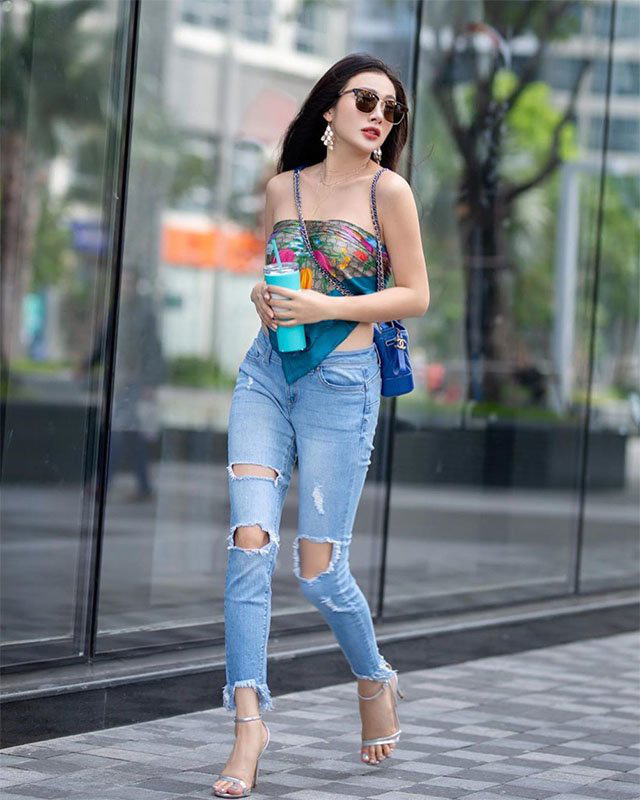 Trend quấn khăn thành váy tưởng mới mà cũ - 7