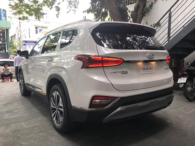 Hyundai SantaFe giảm giá đến 100 triệu, quyết dành thị phần với Toyota Fortuner - 4